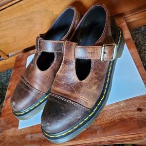 Dr. Martens Gormy t-strap mary janes